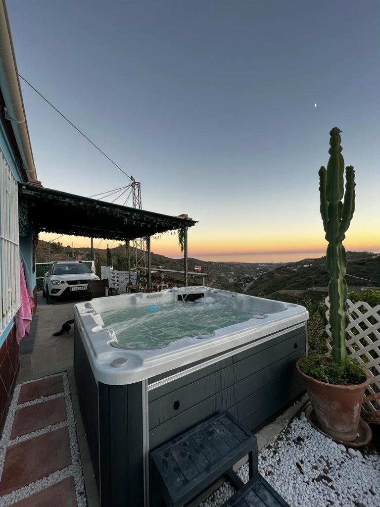 Casa Rural Malaga Monkey Love Con Jacuzzi Iznate 外观 照片